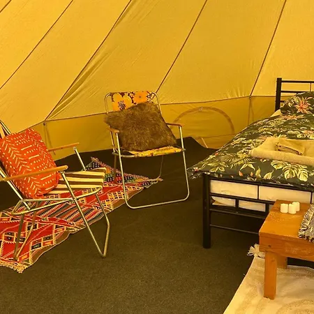 Glamping Hive By Stream