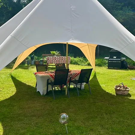 Luxusní stan Glamping Hive By Stream Viska (Plzen-South)