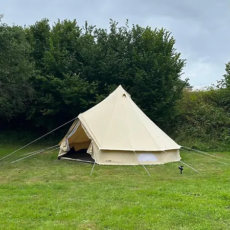 Glamping Hive By Stream Luxuszelt Viska (Plzen-South)