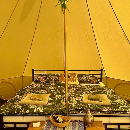 Glamping Hive By Stream