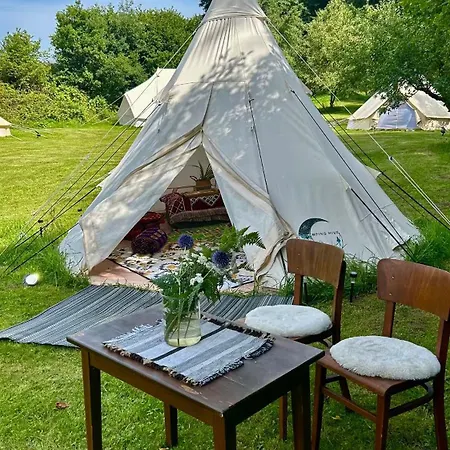 Glamping Hive By Stream 럭셔리텐트 *