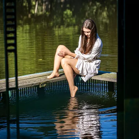 Luxusní stan Glamping Hive By Stream
