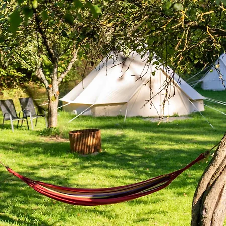 Glamping Hive By Stream * Viska (Plzen-South)