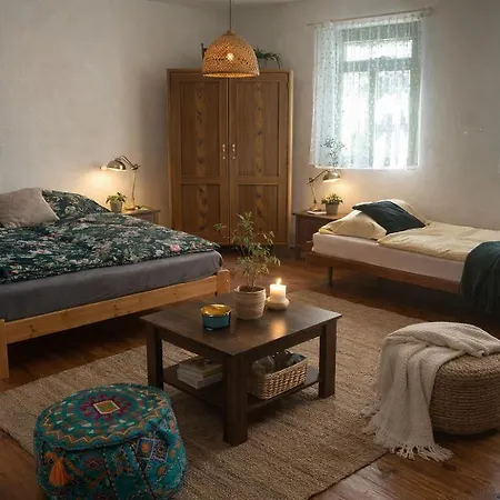 Glamping Hive By Stream Luxuszelt