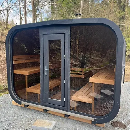 Glamping Hive By Stream
