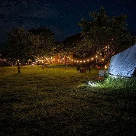 Glamping Hive By Stream