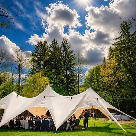 Luxusní stan Glamping Hive By Stream
