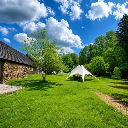 Glamping Hive By Stream