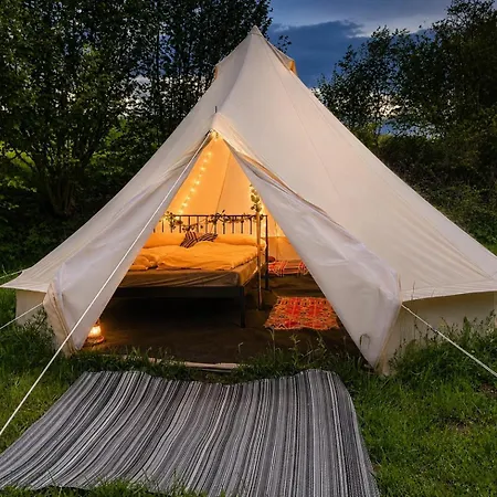 Glamping Hive By Stream Viska (Plzen-South)
