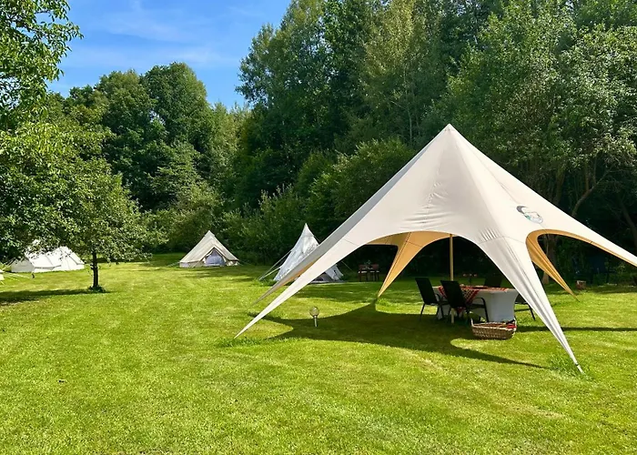 Glamping Hive By Stream Viska (Plzen-South)