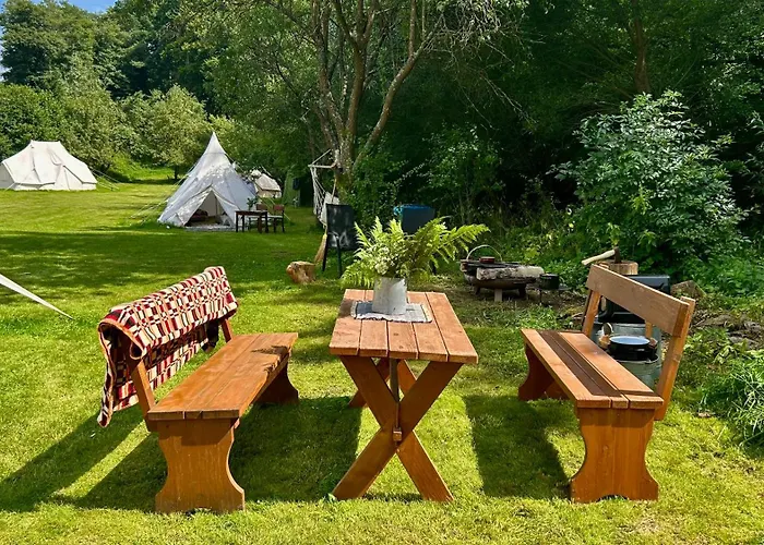 Glamping Hive By Stream * Viska (Plzen-South)