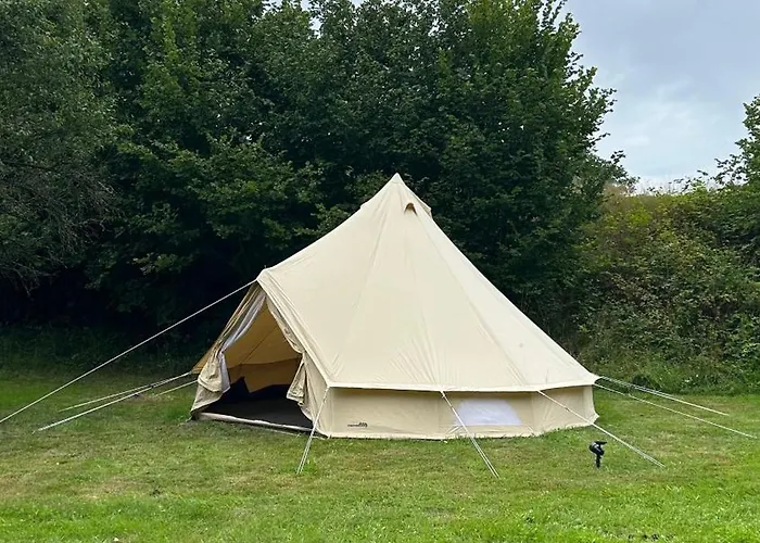 Glamping Hive By Stream Οργανωμένο κάμπινγκ Viska (Plzen-South)