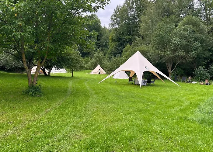 Glamping Hive By Stream