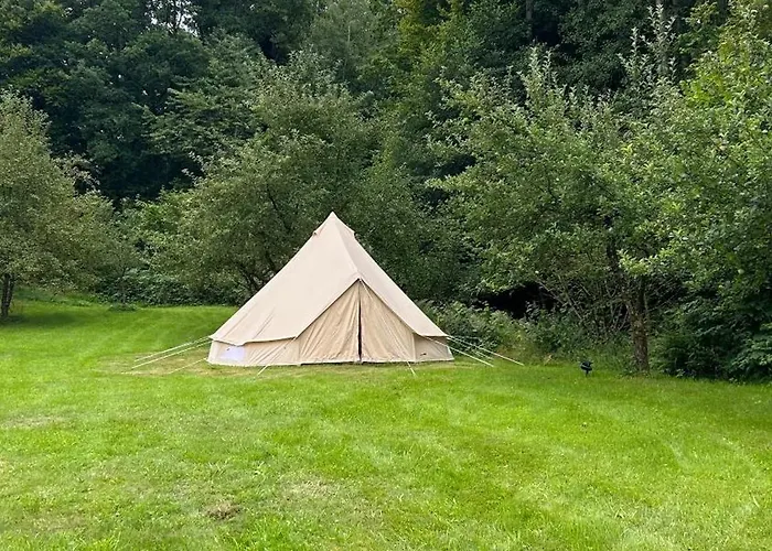 Glamping Hive By Stream
