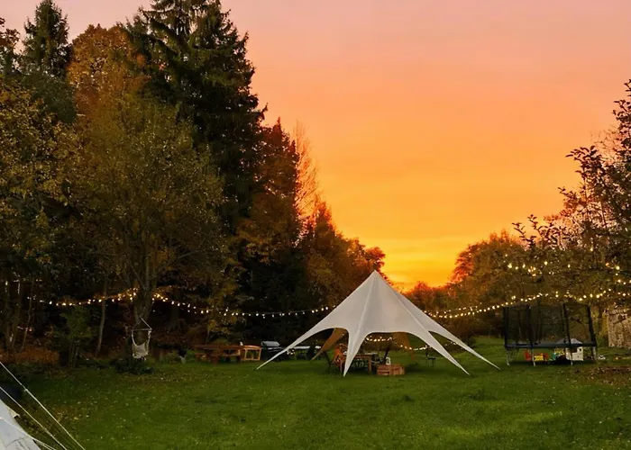 Οργανωμένο κάμπινγκ Glamping Hive By Stream